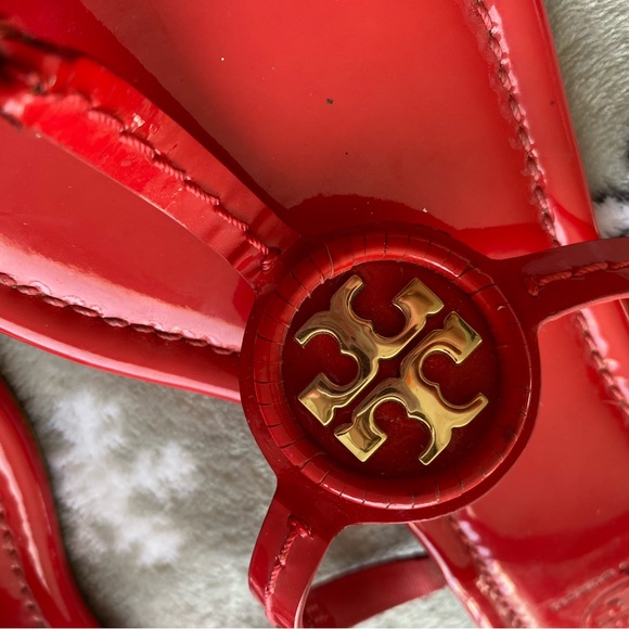 Tory Burch Dillan Ruby Jewel Patent Leather Flat Sandal size 7.5 - Picture 4 of 6